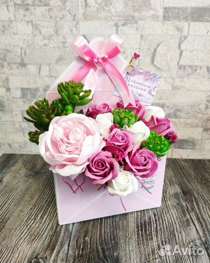 Композиции и букеты из мыльных цветов