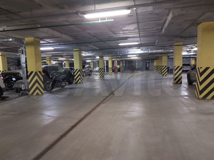 Машиноместо, 12 м²