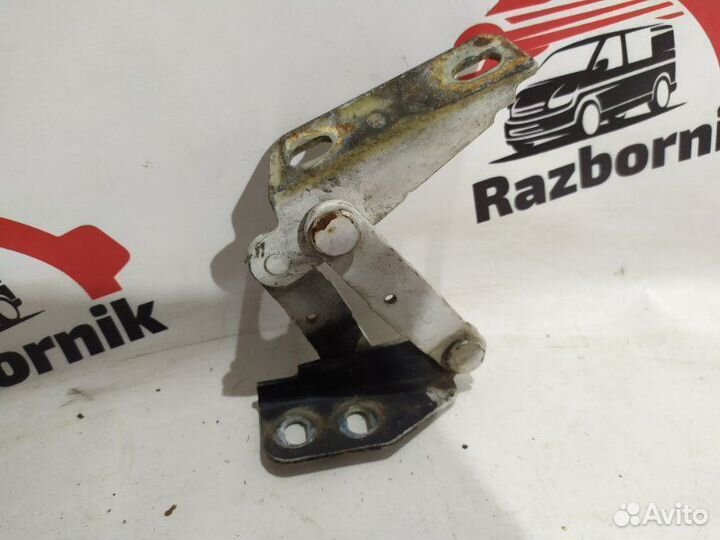 Петля капота правая Mercedes Sprinter W903 2.1D