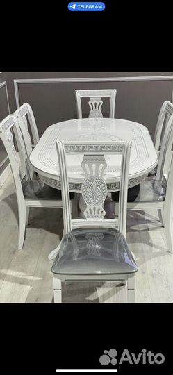 Столы и стулья