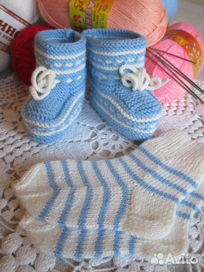 Носки и пинетки для малыша