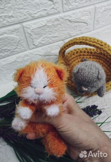 Вязаный котенок