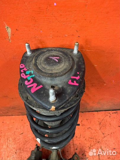 Стойка подвески передняя левая Toyota Funcargo