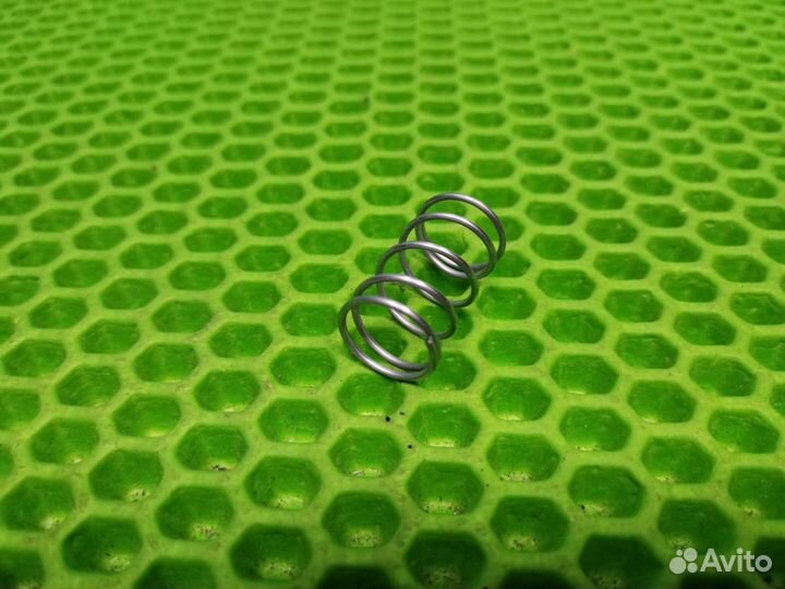 Пружина для крепления вилки на коляску, новая