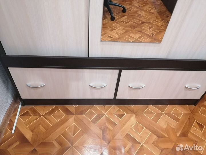 Шкаф бельевой бу