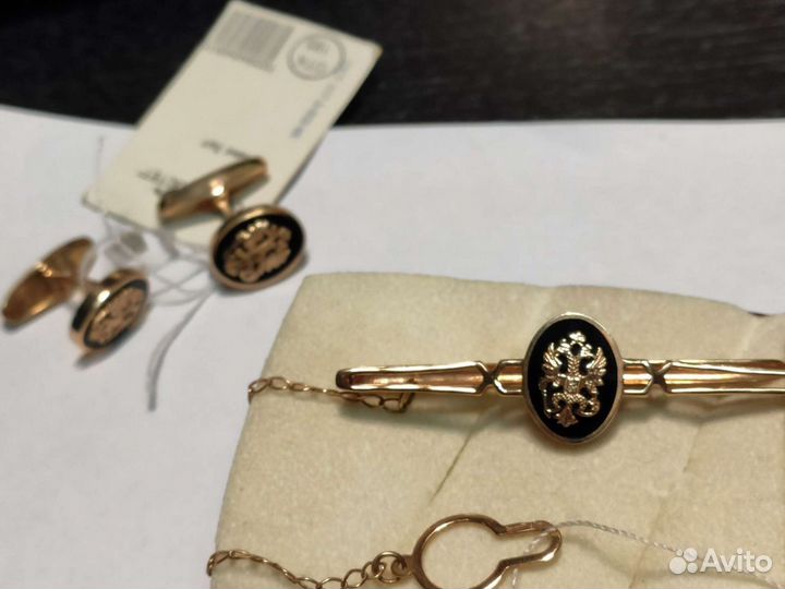 Зажим для галстука и запонки