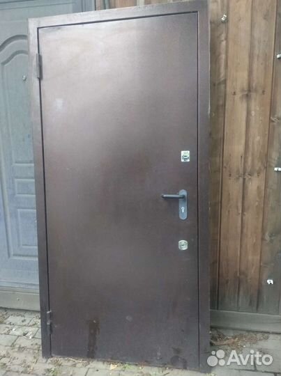Дверь входная металлическая