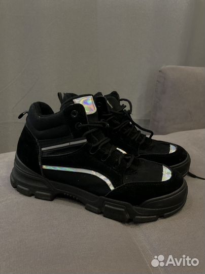 Кроссовки на 38 размер