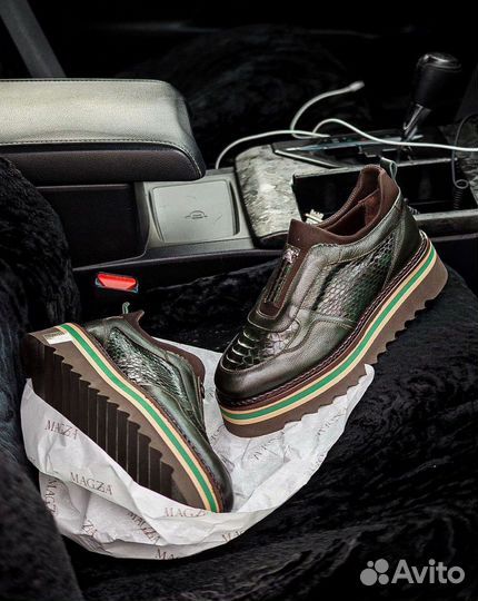 Ботинки из натуральной кожи питона