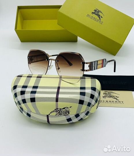Солнцезащитные очки Burberry женские солнечные
