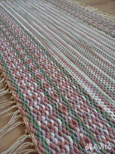 Коврик ручной работы 