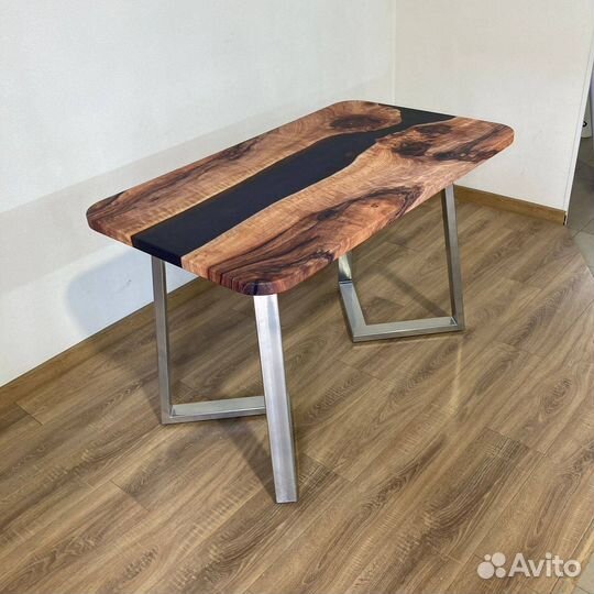 Кухонный стол 'Maintain Date'