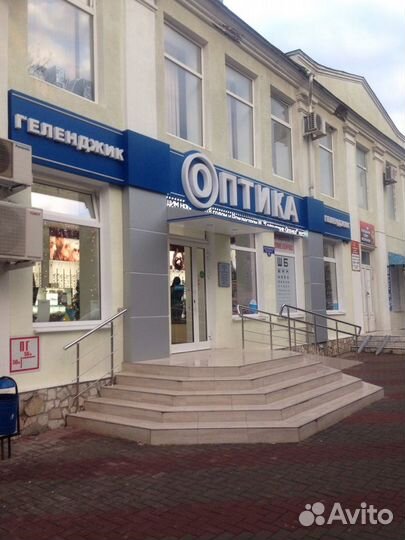 Врач офтальмолог, оптометрист