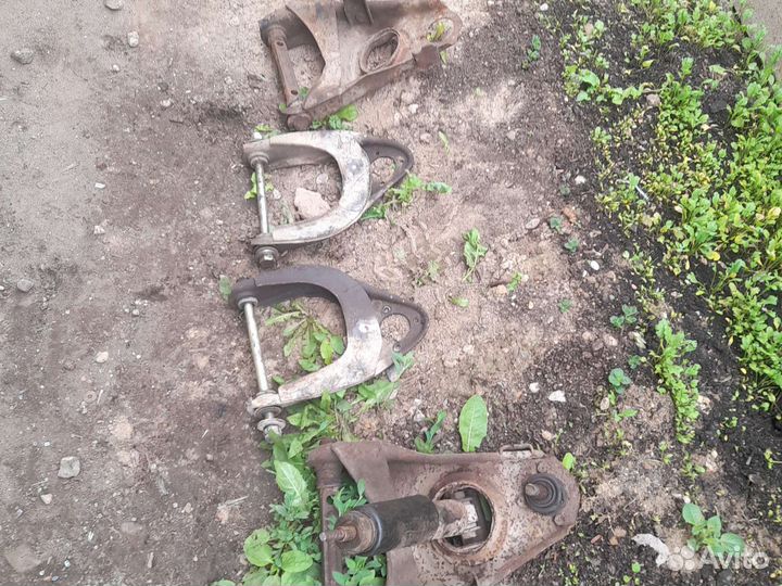 Рычаги верхние и нижние на Ваз