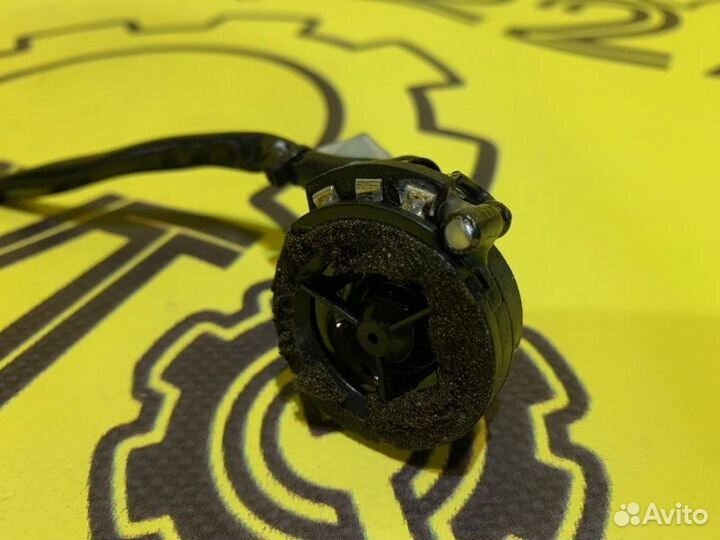 Динамик высокочастотный передний левый Toyota Ist