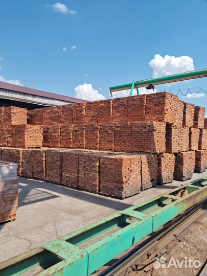 Кирпич цокольный красный М125