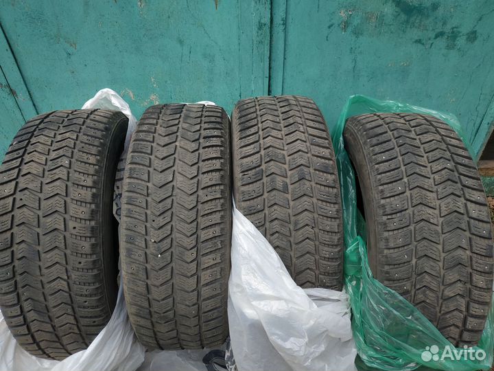 Vredestein ArcTrac 215/60 R16 99T