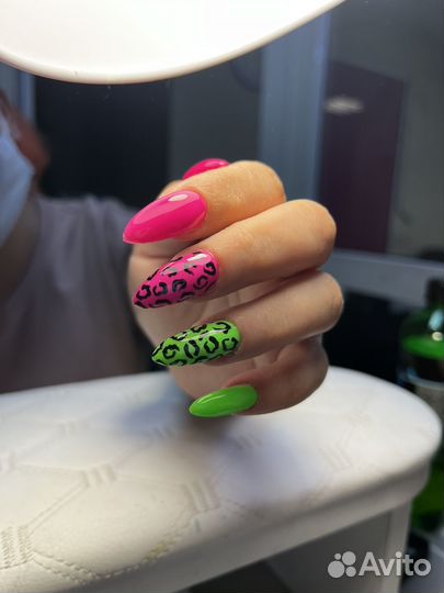 Бесплатно модель на маникюр