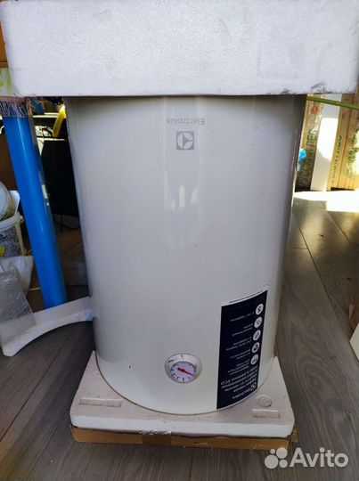 Водонагреватель электрический Electrolux EWH 80