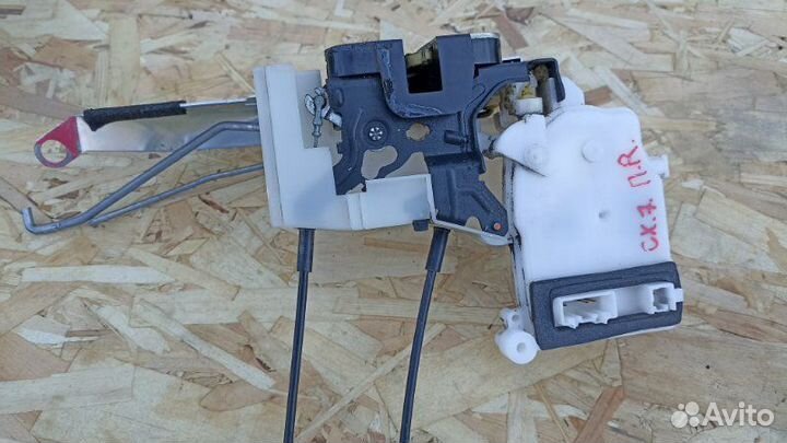 Замок двери передний правый Mazda Cx-7 ER3P