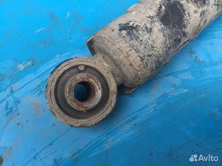 Амортизатор задний Toyota Rav4 Ca40 2012-2019