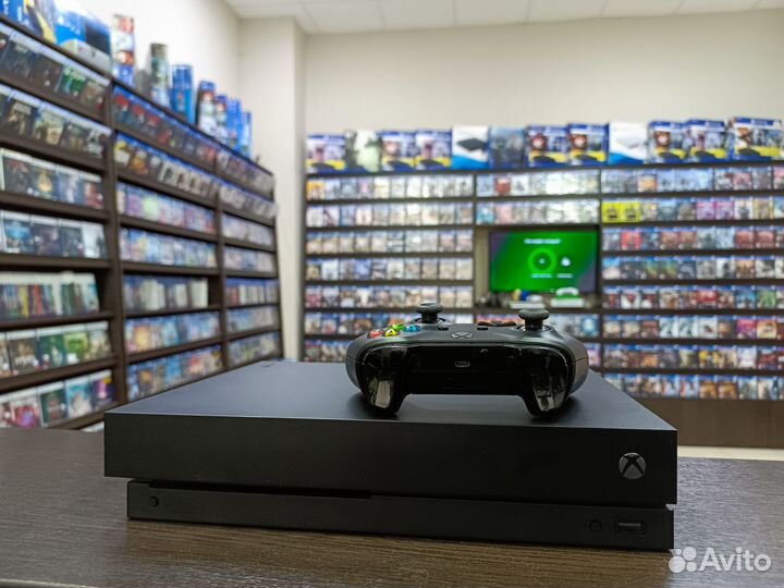 Xbox One X 1Tb с гарантией (возможен обмен)