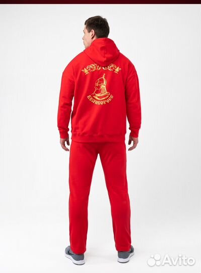 Спортивный костюм