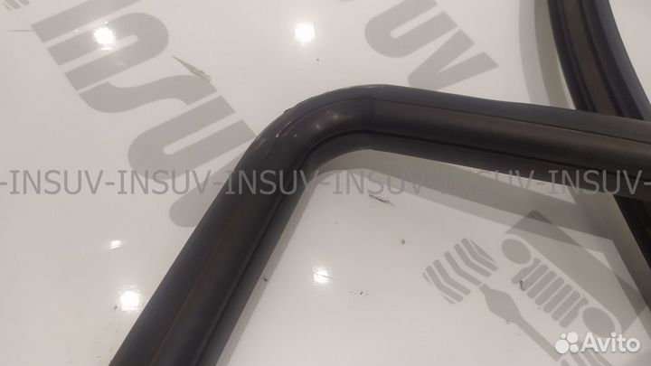 Уплотнитель задних форточек урбан 5d (нов образца)