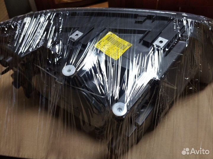 Фара передняя на volkswagen multivan t5