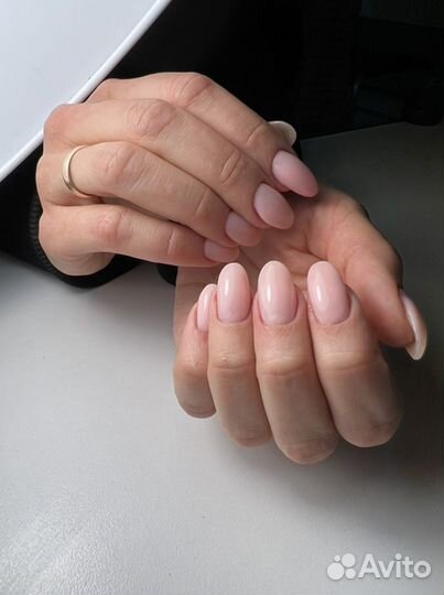 Маникюр, покрытие гельлаком, педикюр, наращивание