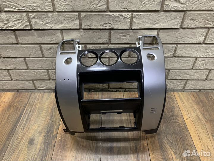 Mitsubishi Pajero Sport (KH) Консоль В торпедо