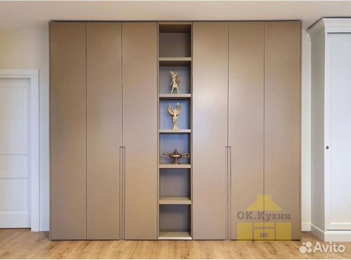 Шкаф в комнату