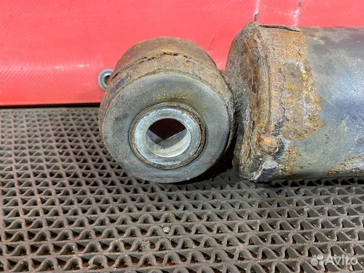 Амортизатор задний