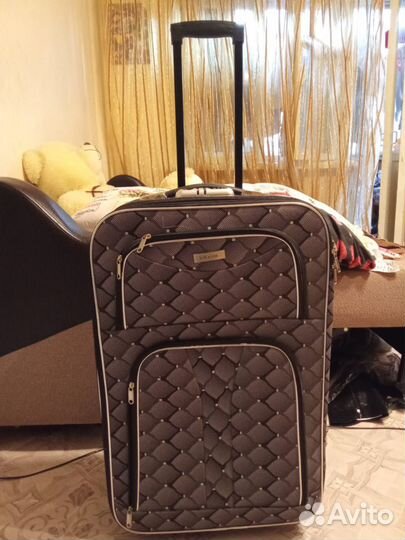 Чемодан на колесах большой
