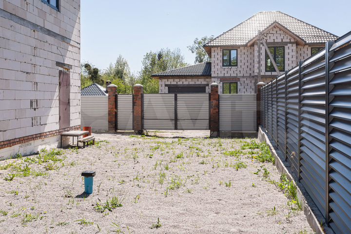 Дом 185,5 м² на участке 8,9 сот.