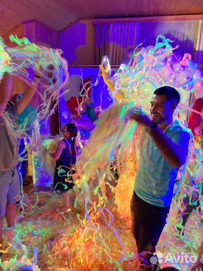 Бумажное шоу, неоновое шоу