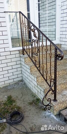 Кованые металлические ограждения на лестницы