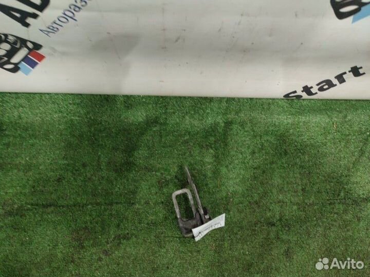 Крючок капота правый Bmw X3 F25 N55B30A 2011