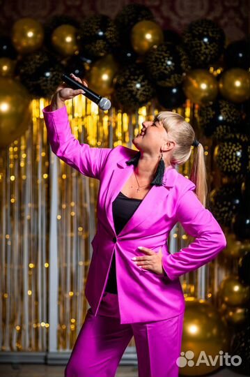 Ведущая-тамада