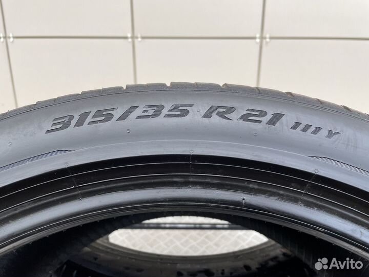 Pirelli P Zero PZ4 L.S. 315/35 R21