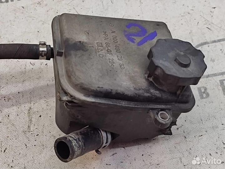 Бачок гура w204 C-class 271.860