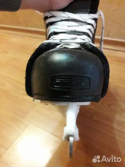 Коньки хоккейные