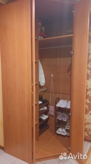Угловой шкаф