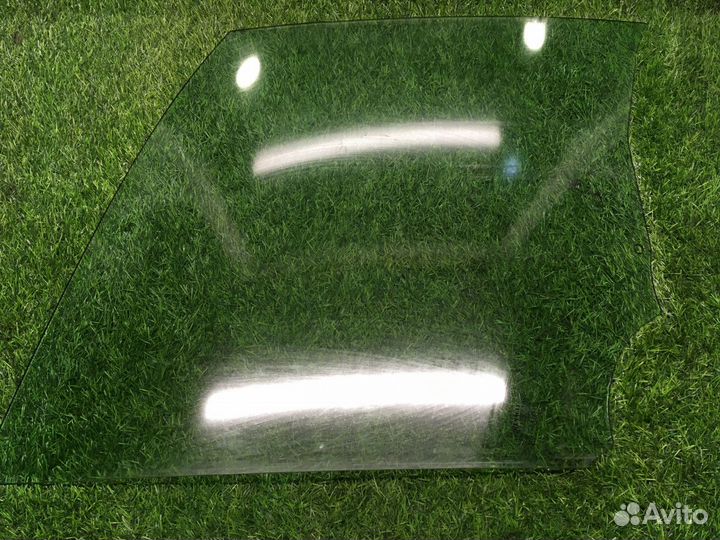 Стекло двери переднее правое Renault Scenic 2