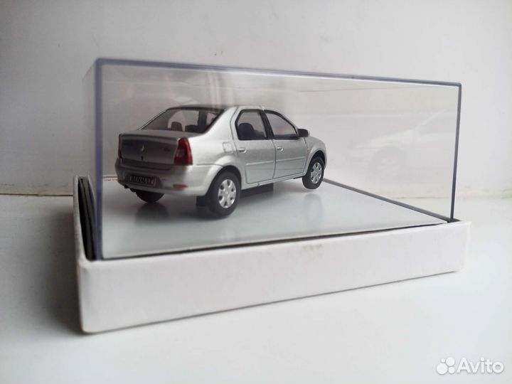 Коллекционная модель Renault Logan 1:43 оригинал