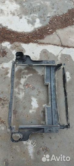 Диффузор радиатора Мерседес w164 ML x164 GL