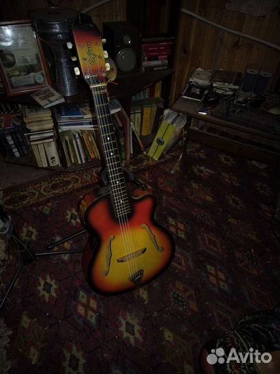 Акустическая гитара