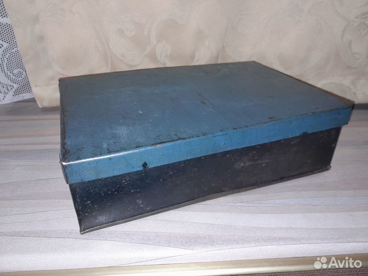 Металлическая коробка СССР