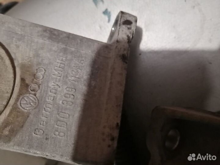 Кронштейн АКПП Пассат Б5 Ауди А4 Б5 1.8