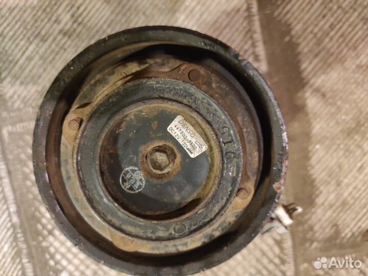Компрессор кондиционера toyota camry 8832048080